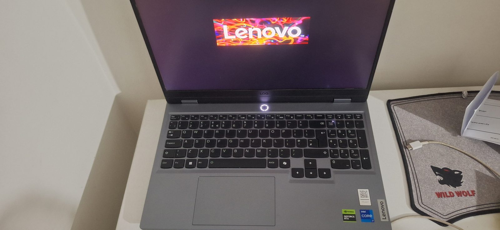 تصویر لپتاپ لنوو loq gaming