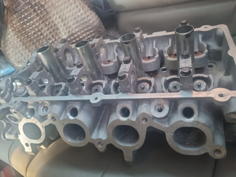 تصویر سرسیلندر جک جی ۵ دنده همراه سوپاپ کامل